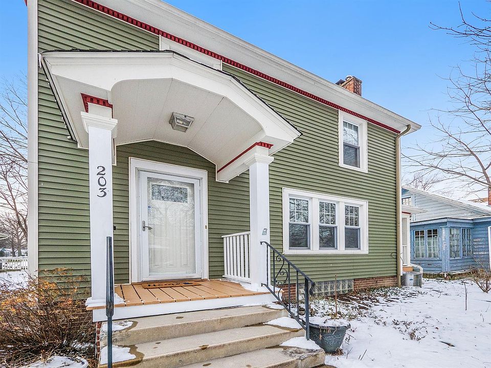 1st image of 203 Oakwood St