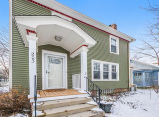 203 Oakwood St, Ypsilanti, MI