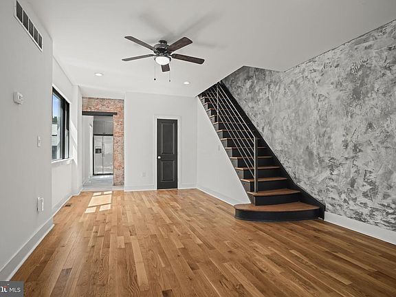 4th image of 2706 E Somerset St