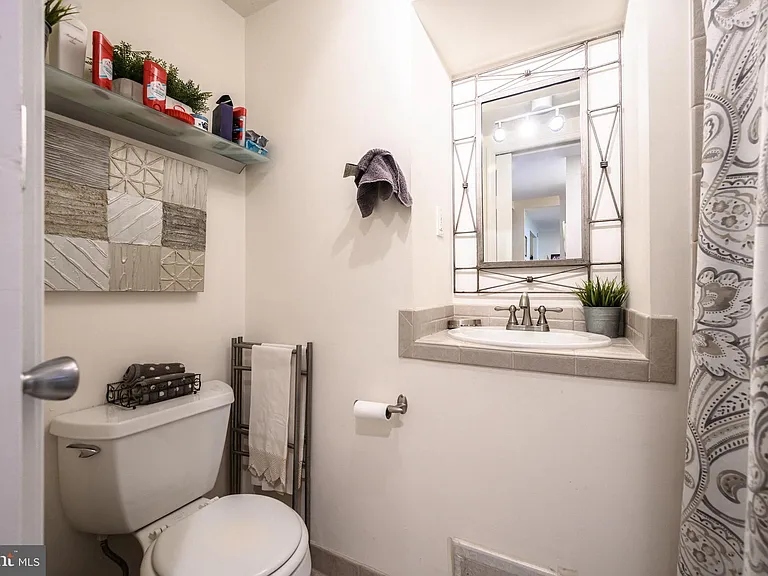 11708 Magruder Ln — Photo 9