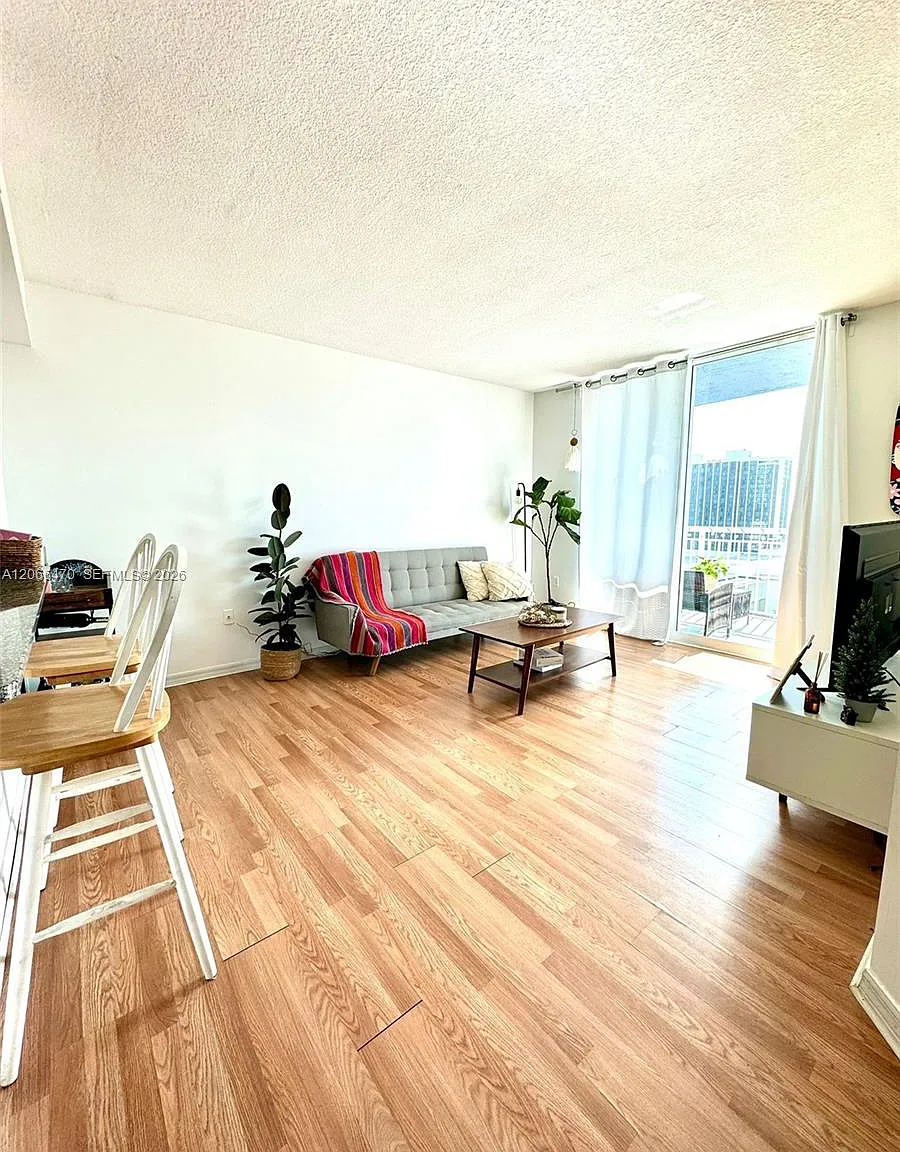 1800 Biscayne Plaza Condo — Photo 1