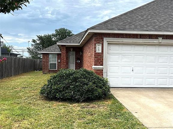2nd image of 725 Kingston Dr #1