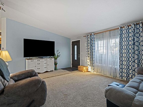 5th image of 47803 E Mayo Dr W