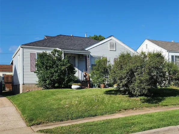 10622 Saint Philip Ln, Saint Ann, MO 63074