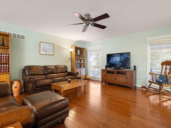 5th image of 5309 Larkspur Dr