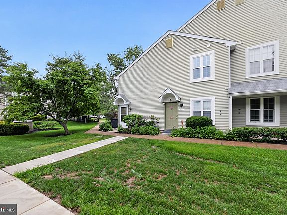 3rd image of 332 Willow Turn