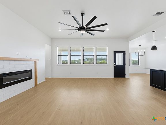 5th image of 1462 Walker Place Blvd