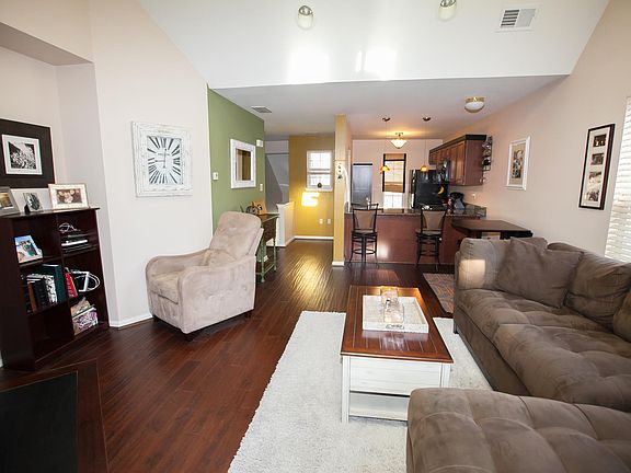 5th image of 363 Cashel Ct