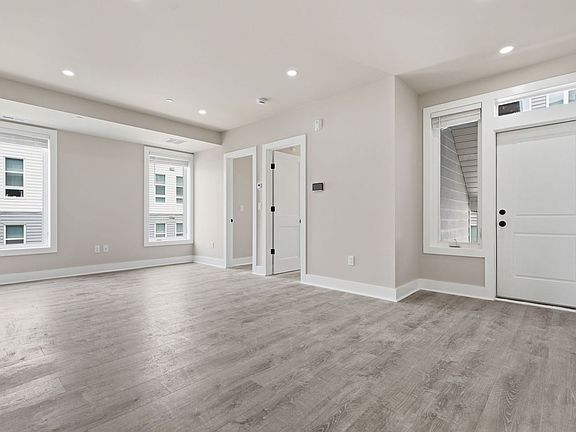 2nd image of 727 16th St NE #4