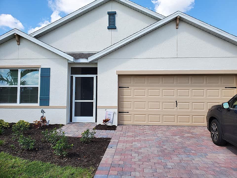 1st image of 3204 Estancia Ln