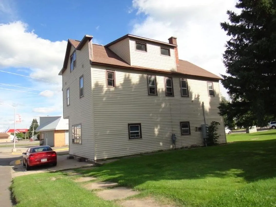 102 Caspian ave — Photo 2