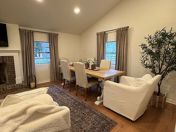 2nd image of 11301 Young Rd