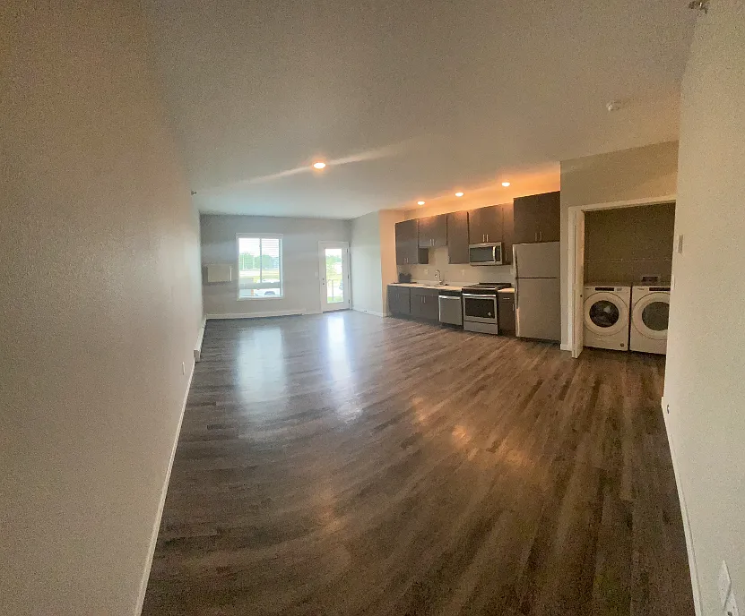 914 15th St. N - 101 — Photo 1