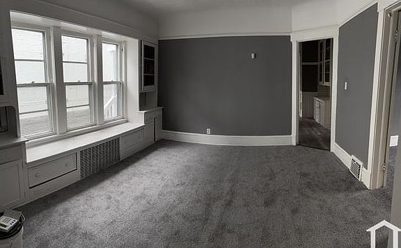 3rd image of 10527 Earle Ave Unit 1
