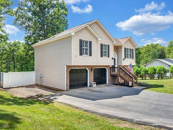 2nd image of 236 Harbor Landing Dr