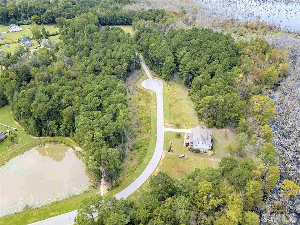 2nd image of 333 Fawnbrook Ct