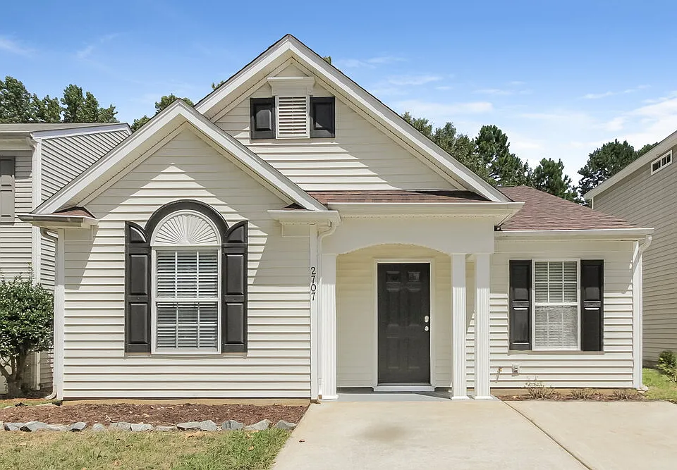 2707 Oasis Ln