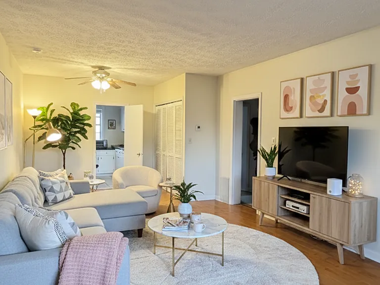 935 Baxter St #4 — Photo 3