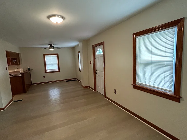 4796 N Bailey Ave — Photo 9