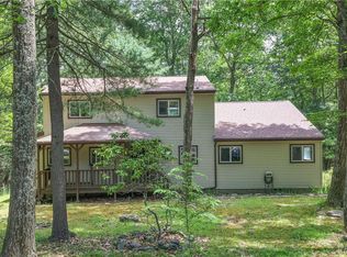 244 Rock Crest Dr, Henryville, PA 18332