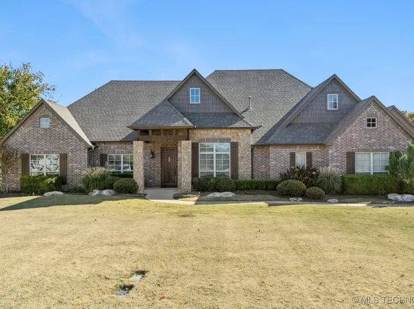 7135 Kingbird Ct, Owasso, OK 74055