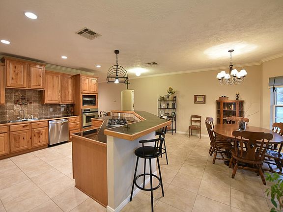 4th image of 8117 Hills Pkwy