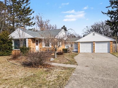 1295 Pontiac Rd, Benton Harbor, MI, 49022