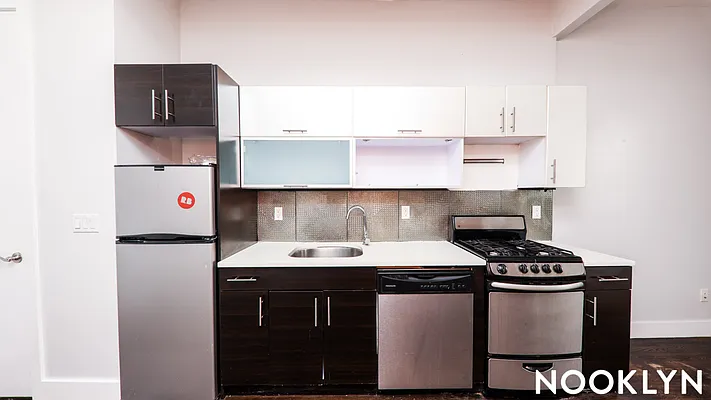 Rented by Nooklyn NYC LLC | media 22