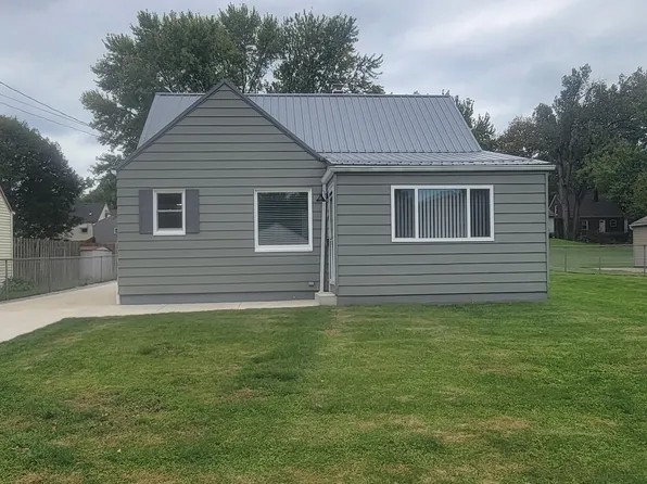 435 9th St, Struthers, OH 44471