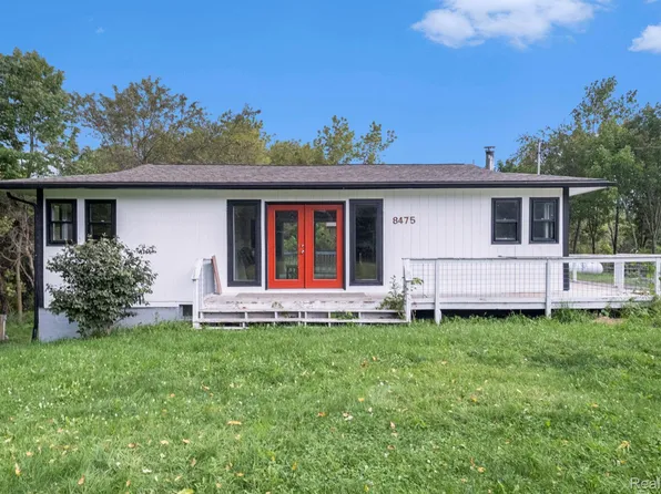 8475 Beard Rd, Byron, MI 48418