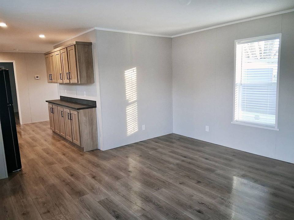 2nd image of 5776 Platte River Rd #43