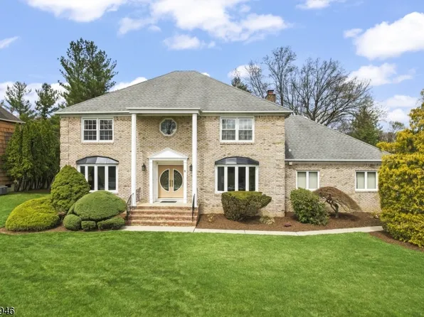 6 Kristi Dr, East Hanover Twp., NJ 07936