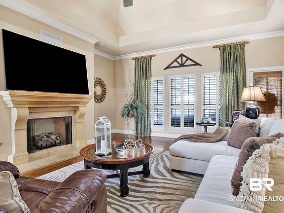 5th image of 30167 Persimmon Dr