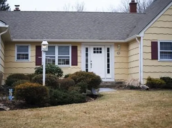 13 Drake Rd, Mendham, NJ 07945