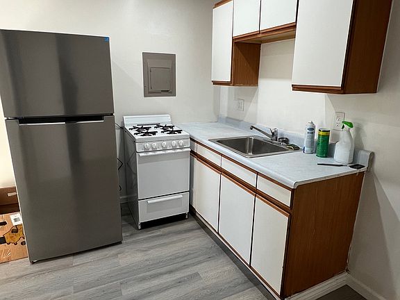 3rd image of 482 Elmwood Ave #204