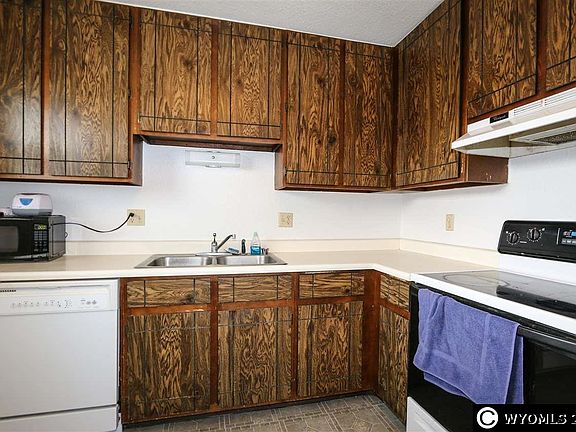 2nd image of 3011 Cotton Creek Pl