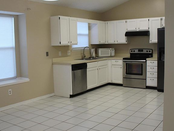 5th image of 2323 Richard Lee St