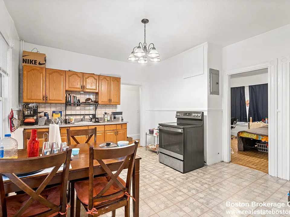 78 Hillside St #3