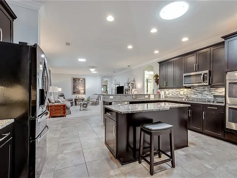 240 Volterra Way — Photo 10