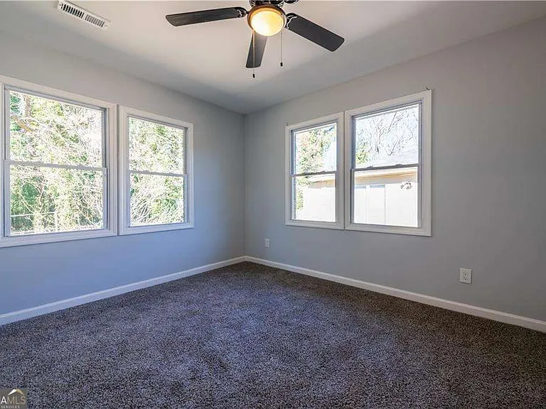 228 W Simon Ter NW — Photo 14