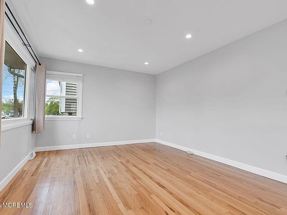 4th image of 2223 Edgar Road