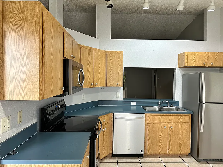 6631 Shepherd Oaks St — Photo 3