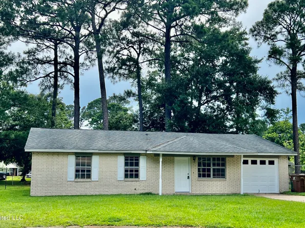 15 Cottonwood Ct, Diberville, MS 39540