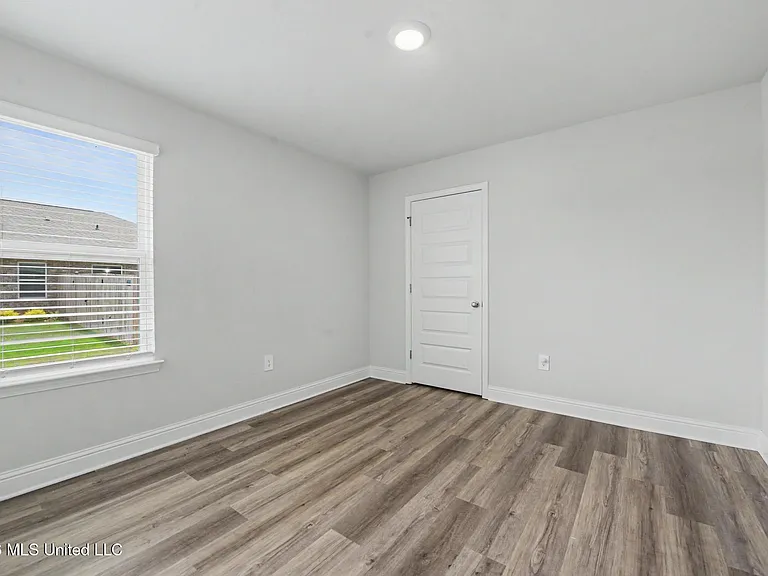 107 Mill Ct — Photo 22