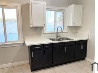 800 N Tamarind Ave #A, Compton, CA 90220