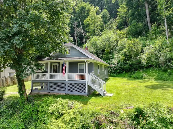 108 Hird Rd, Trafford, PA 15085