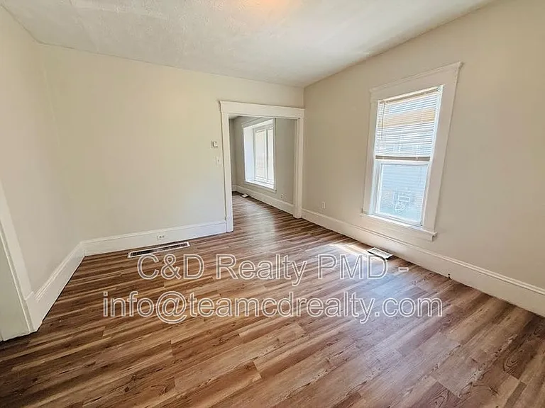1209 E 167th St — Photo 9