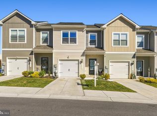 48 Dumsford St, Falling Waters, WV 25419
