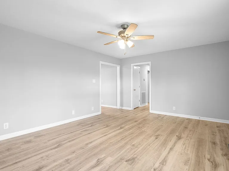 2214 Glory Dr — Photo 5