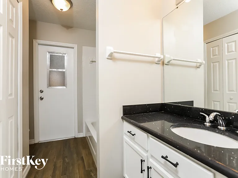 14425 N Greater Hills Blvd — Photo 6